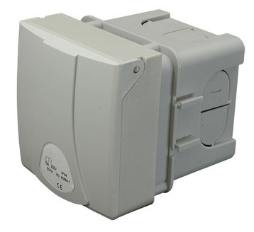 Розетка EZB1653 16A 380V 3P+N+PE IP-44 (внутрішня)